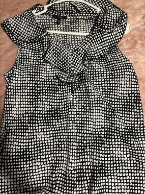 Spense Black and White Ruffle Neck Sleeveless Camisole